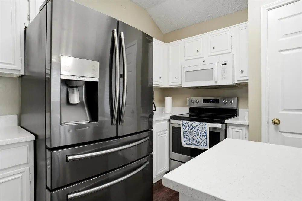 7108 Summerset Drive Benbrook, TX 76126