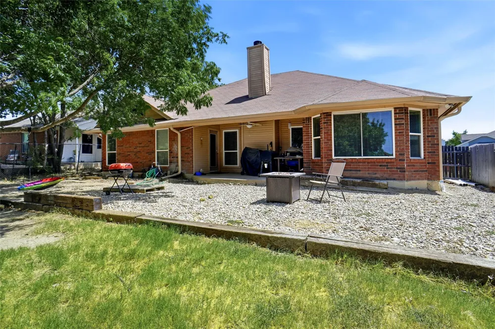 7108 Summerset Drive Benbrook, TX 76126