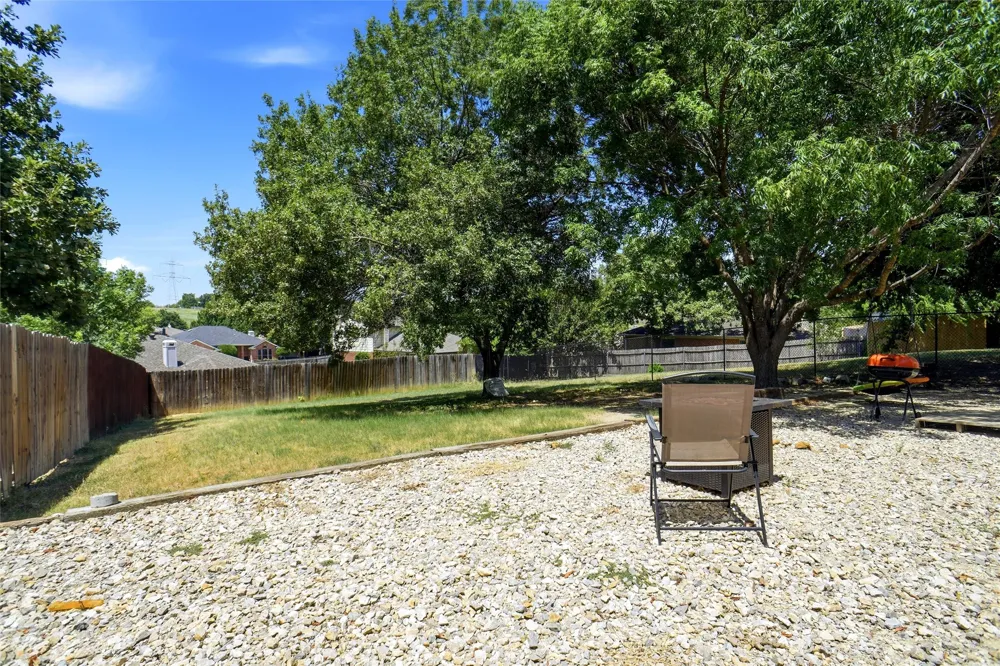 7108 Summerset Drive Benbrook, TX 76126