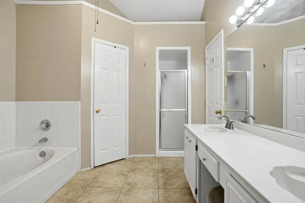 7108 Summerset Drive Benbrook, TX 76126