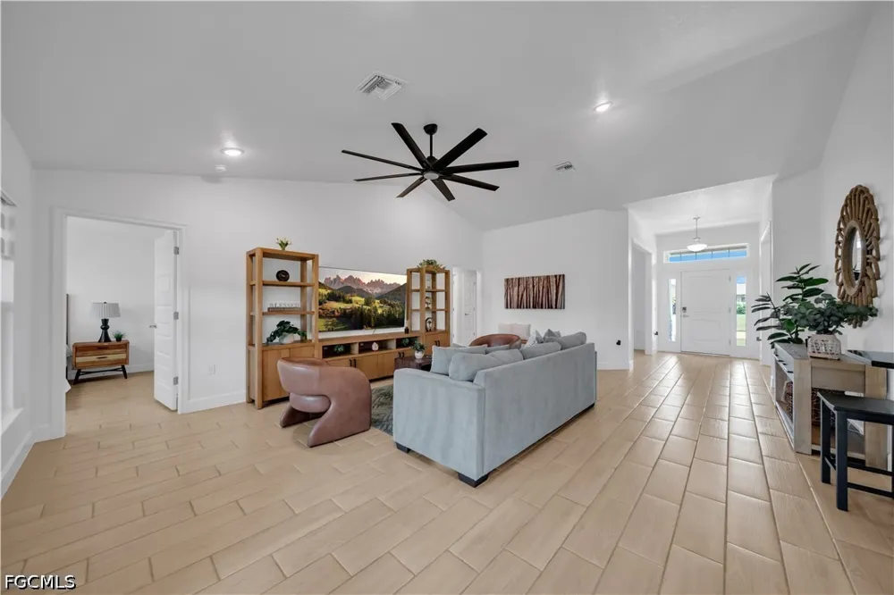 SE 11th Terrace Cape Coral, FL 33990