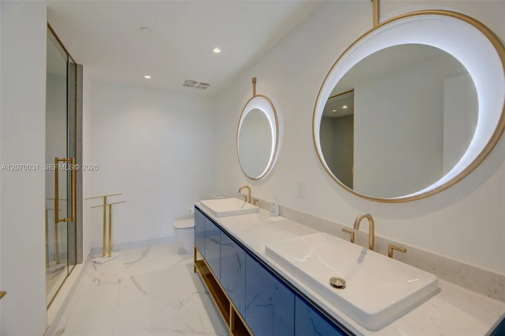 2678 Tigertail Ave #1403 Coconut Grove, FL 33133