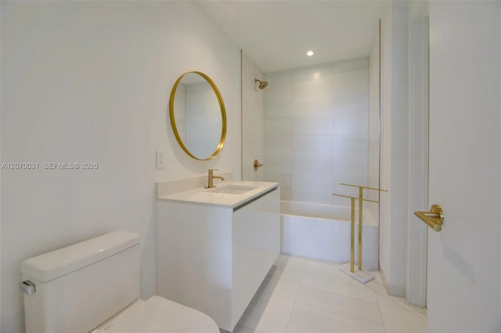 2678 Tigertail Ave #1403 Coconut Grove, FL 33133