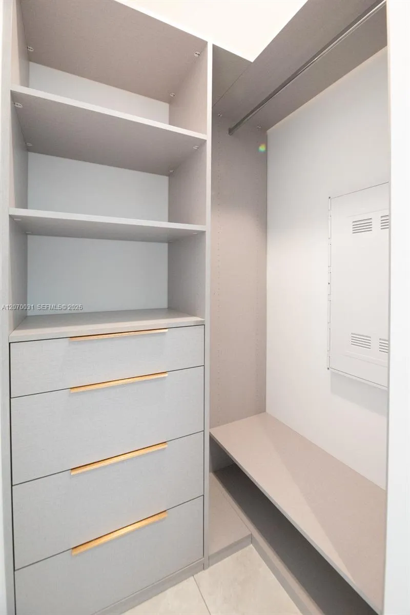 2678 Tigertail Ave #1403 Coconut Grove, FL 33133