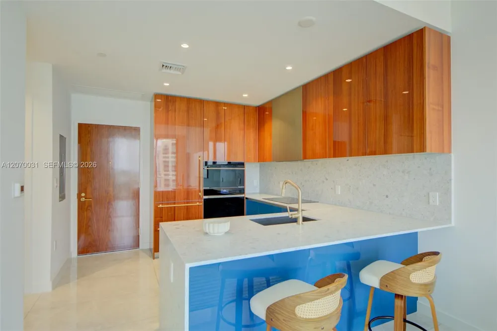 2678 Tigertail Ave #1403 Coconut Grove, FL 33133