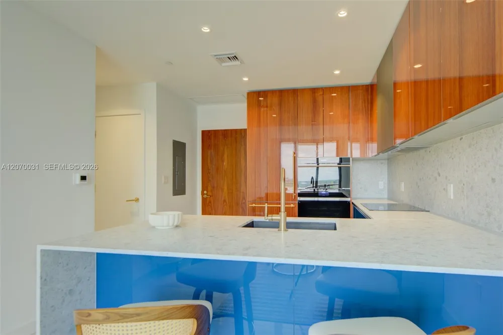 2678 Tigertail Ave #1403 Coconut Grove, FL 33133