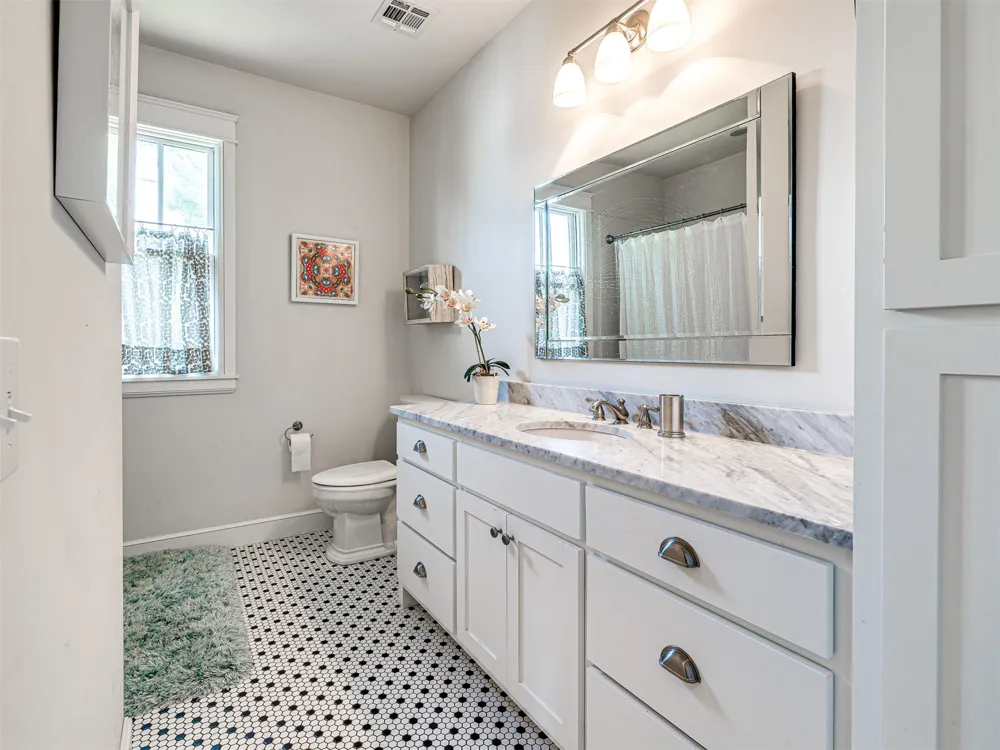66 Boardwalk Avenue Carlton Landing, OK 74432