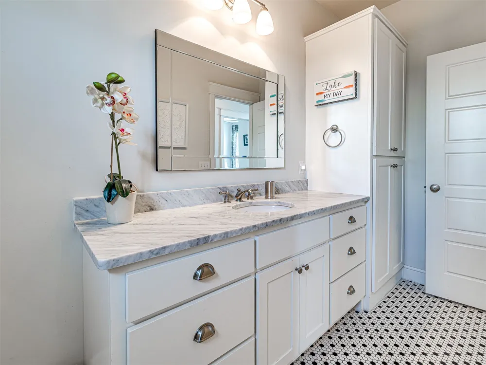 66 Boardwalk Avenue Carlton Landing, OK 74432