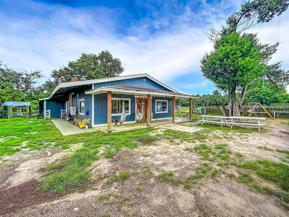 16736 POWERLINE ROAD Dade City, FL 33523