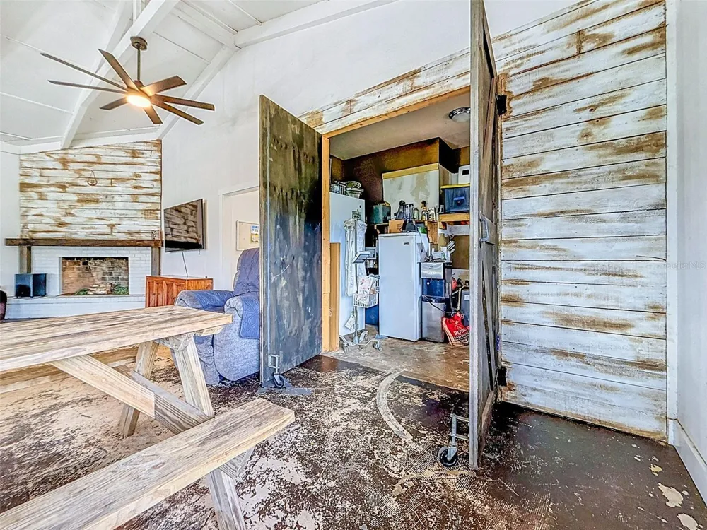 16736 POWERLINE ROAD Dade City, FL 33523