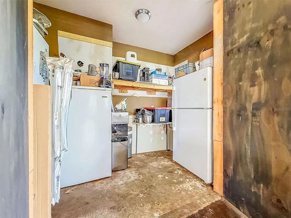 16736 POWERLINE ROAD Dade City, FL 33523