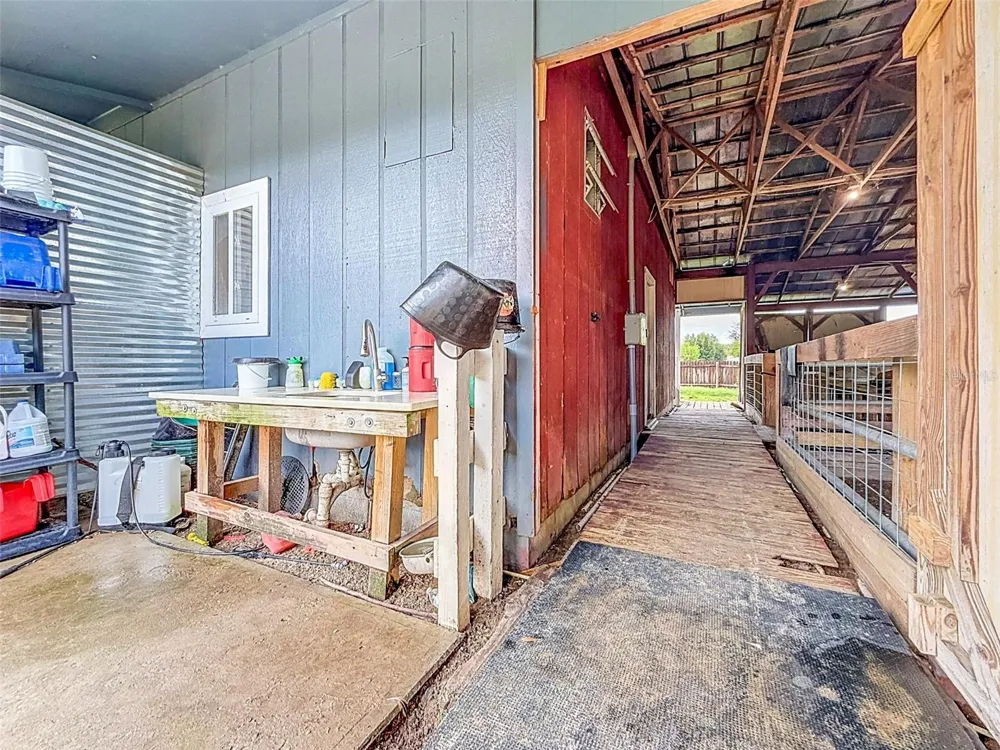16736 POWERLINE ROAD Dade City, FL 33523