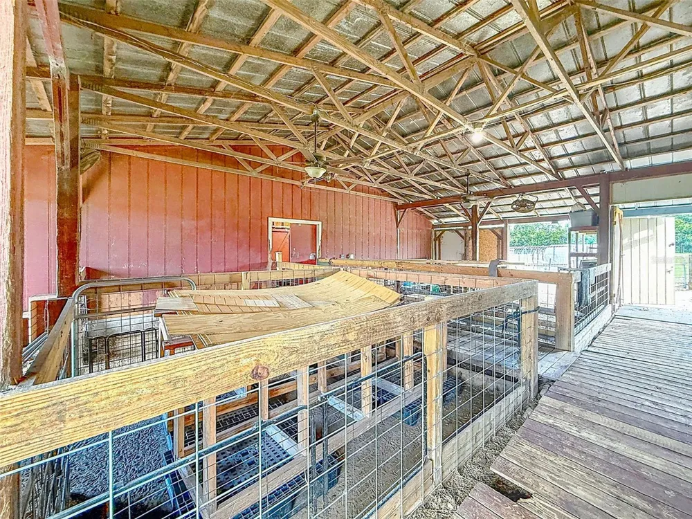 16736 POWERLINE ROAD Dade City, FL 33523