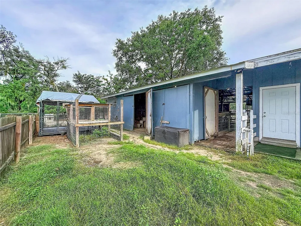 16736 POWERLINE ROAD Dade City, FL 33523