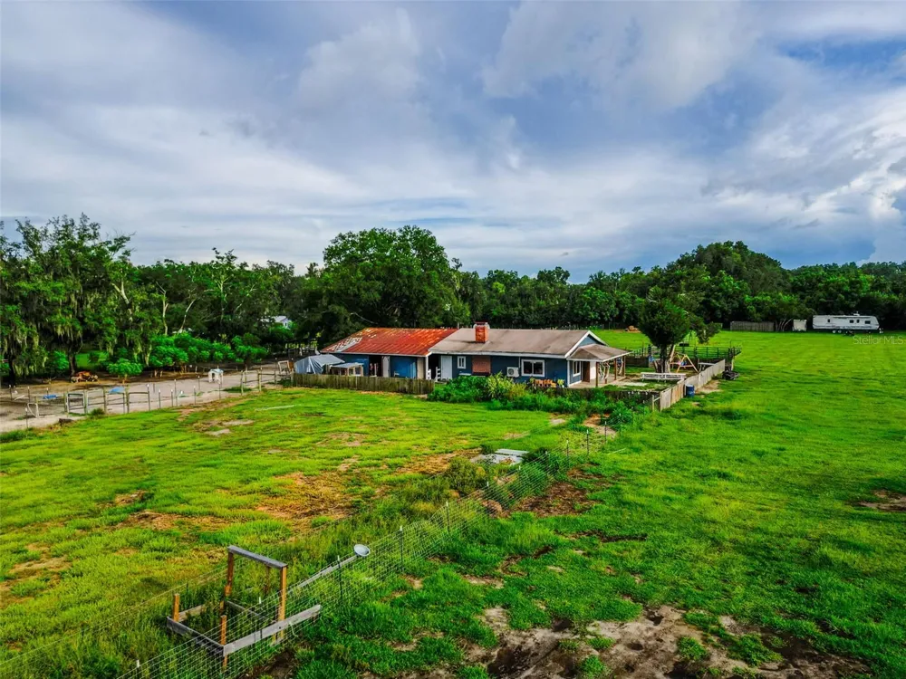 16736 POWERLINE ROAD Dade City, FL 33523
