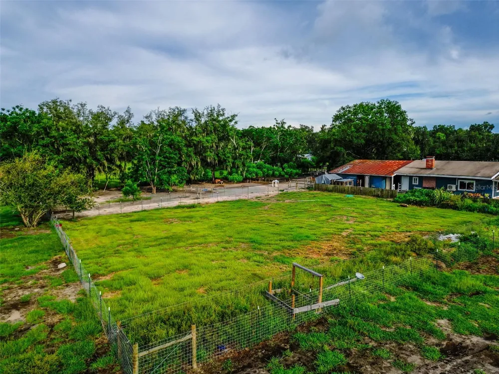 16736 POWERLINE ROAD Dade City, FL 33523