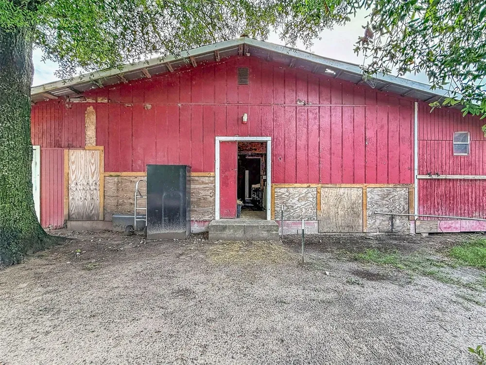 16736 POWERLINE ROAD Dade City, FL 33523