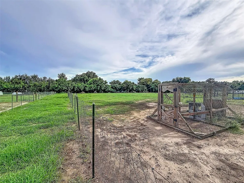 16736 POWERLINE ROAD Dade City, FL 33523