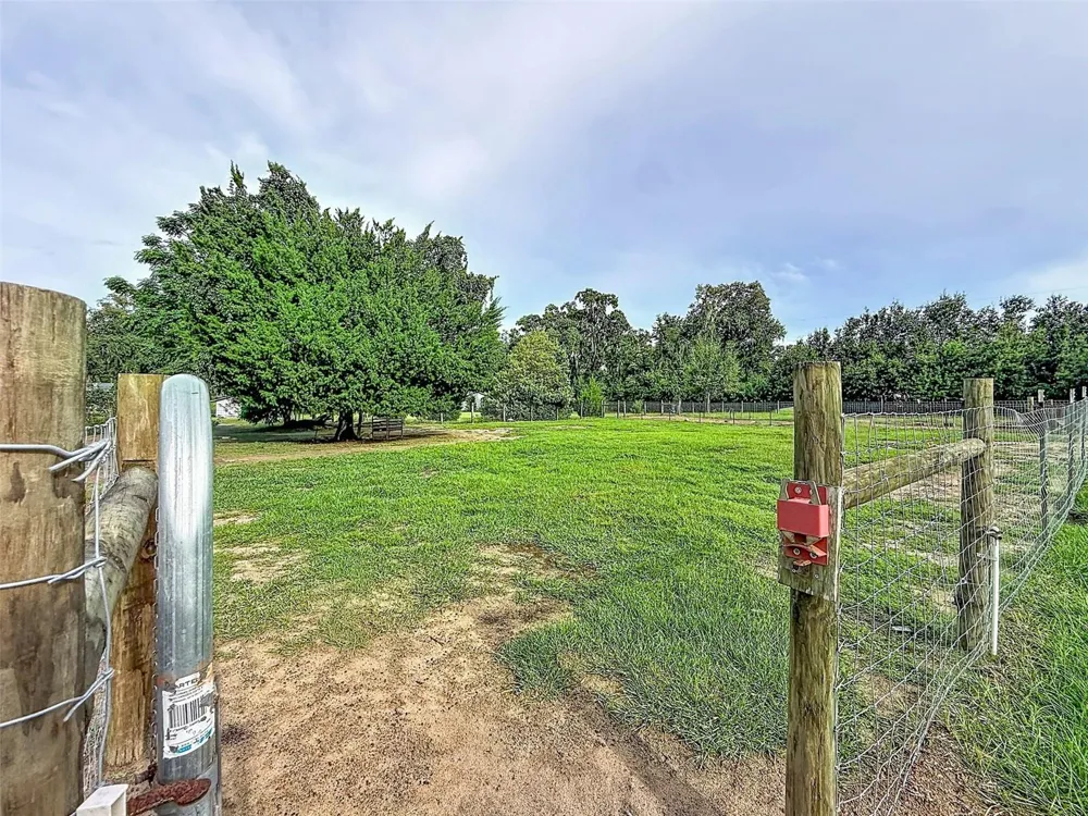 16736 POWERLINE ROAD Dade City, FL 33523