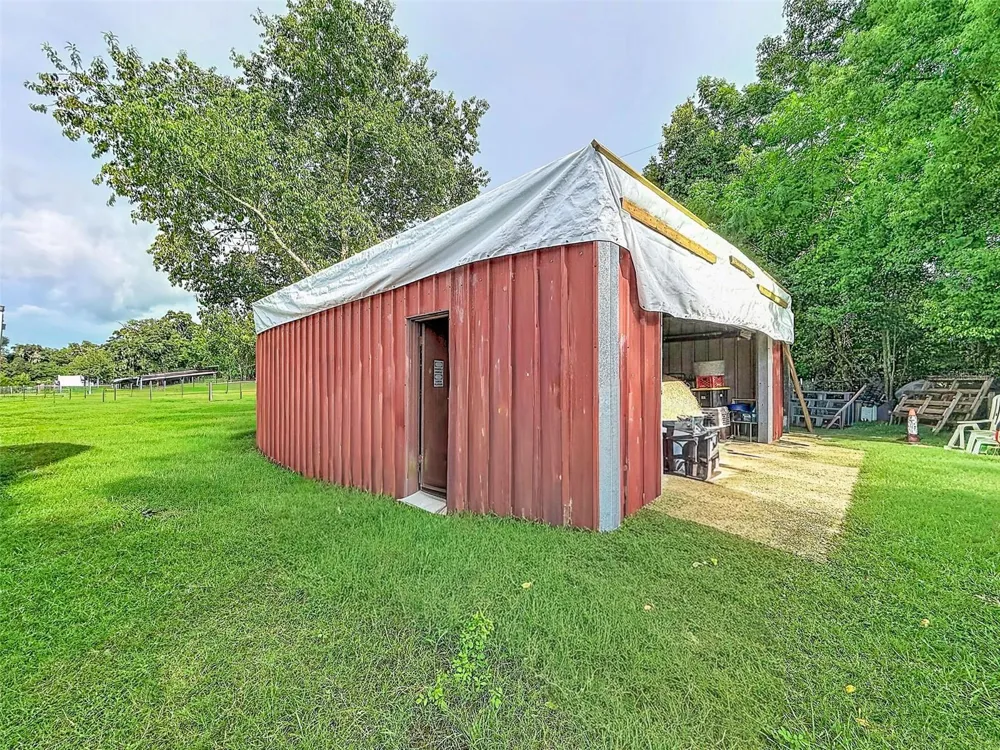 16736 POWERLINE ROAD Dade City, FL 33523