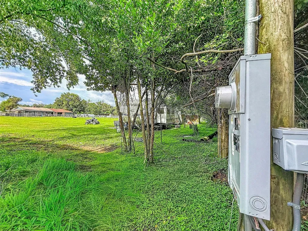 16736 POWERLINE ROAD Dade City, FL 33523