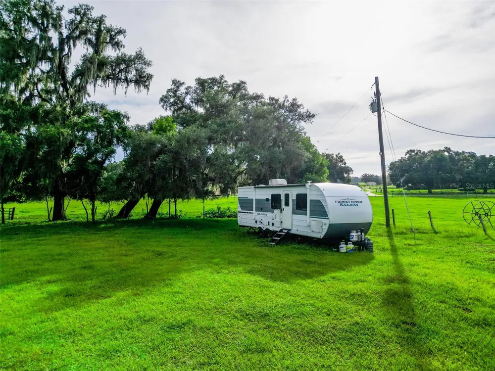 16736 POWERLINE ROAD Dade City, FL 33523