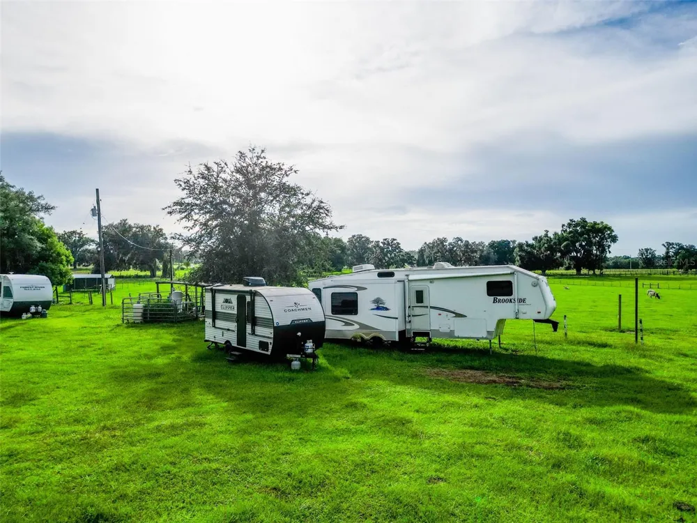 16736 POWERLINE ROAD Dade City, FL 33523