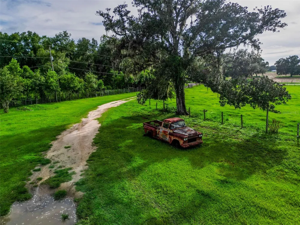 16736 POWERLINE ROAD Dade City, FL 33523