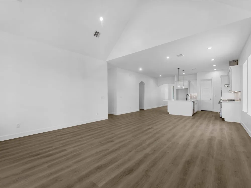 10006 Goliad Drive Mont Belvieu, TX 77523
