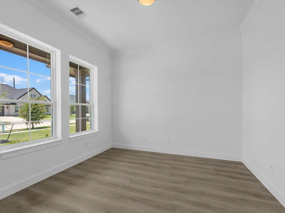 10006 Goliad Drive Mont Belvieu, TX 77523