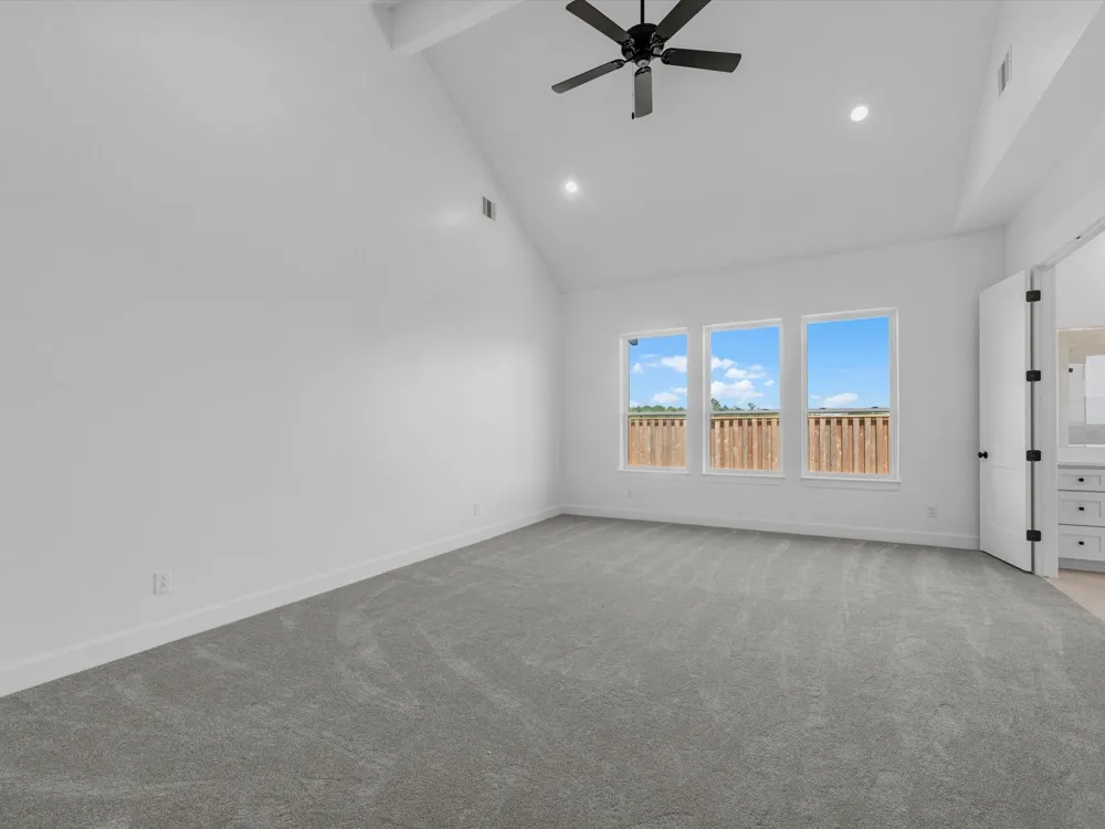 10006 Goliad Drive Mont Belvieu, TX 77523