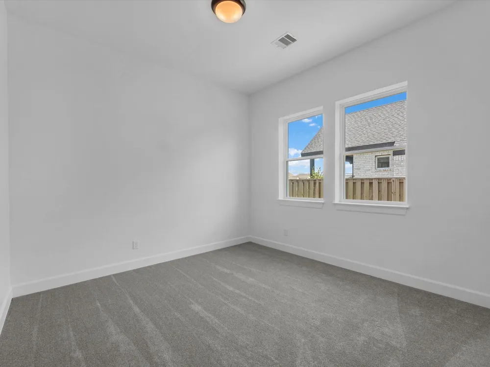 10006 Goliad Drive Mont Belvieu, TX 77523