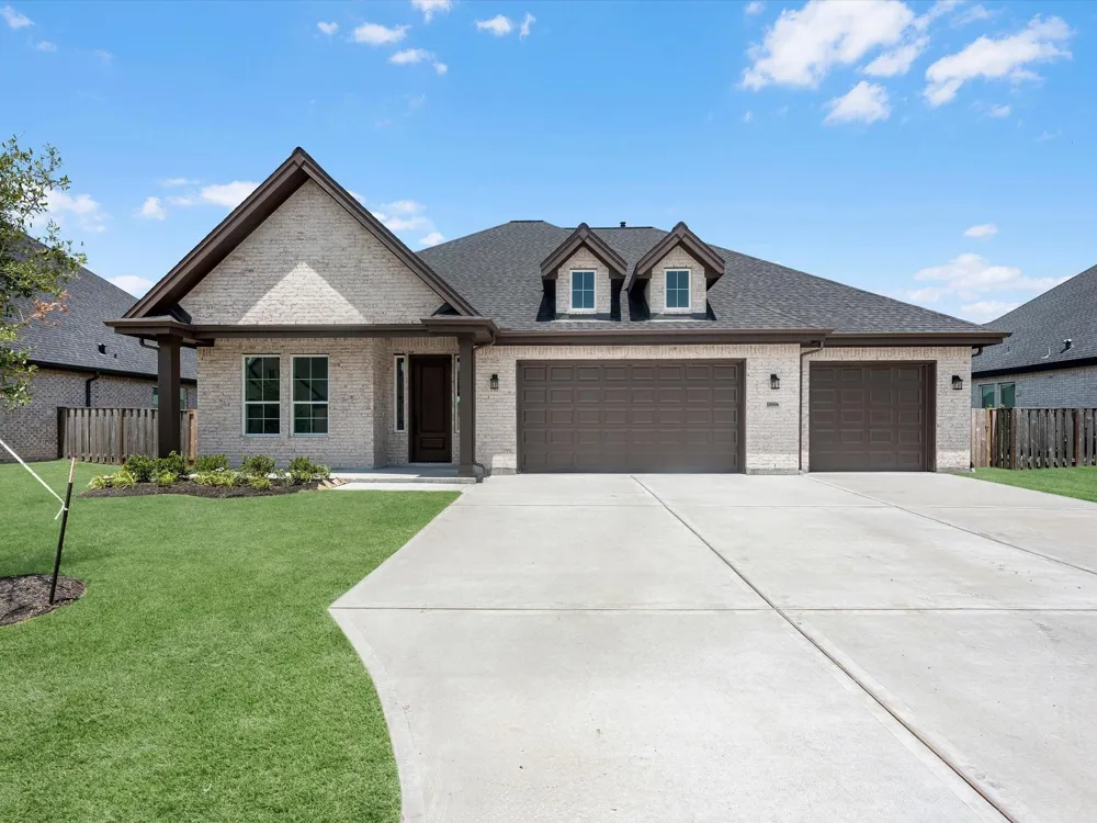 10006 Goliad Drive Mont Belvieu, TX 77523