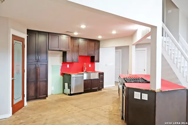 345 32ND ST E Lakehills, TX 78063