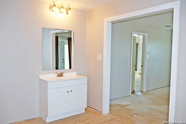 345 32ND ST E Lakehills, TX 78063