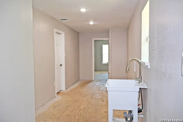 345 32ND ST E Lakehills, TX 78063