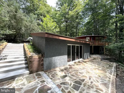 8133 COUNSELOR ROAD