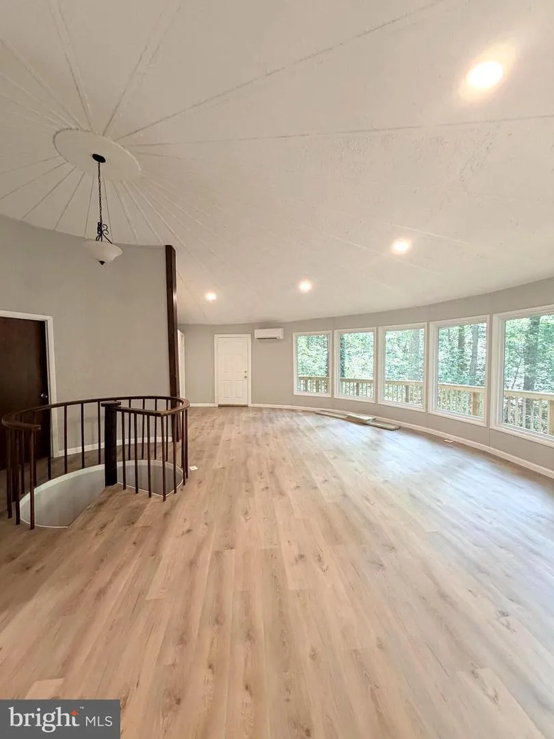8133 COUNSELOR ROAD Manassas, VA 20112