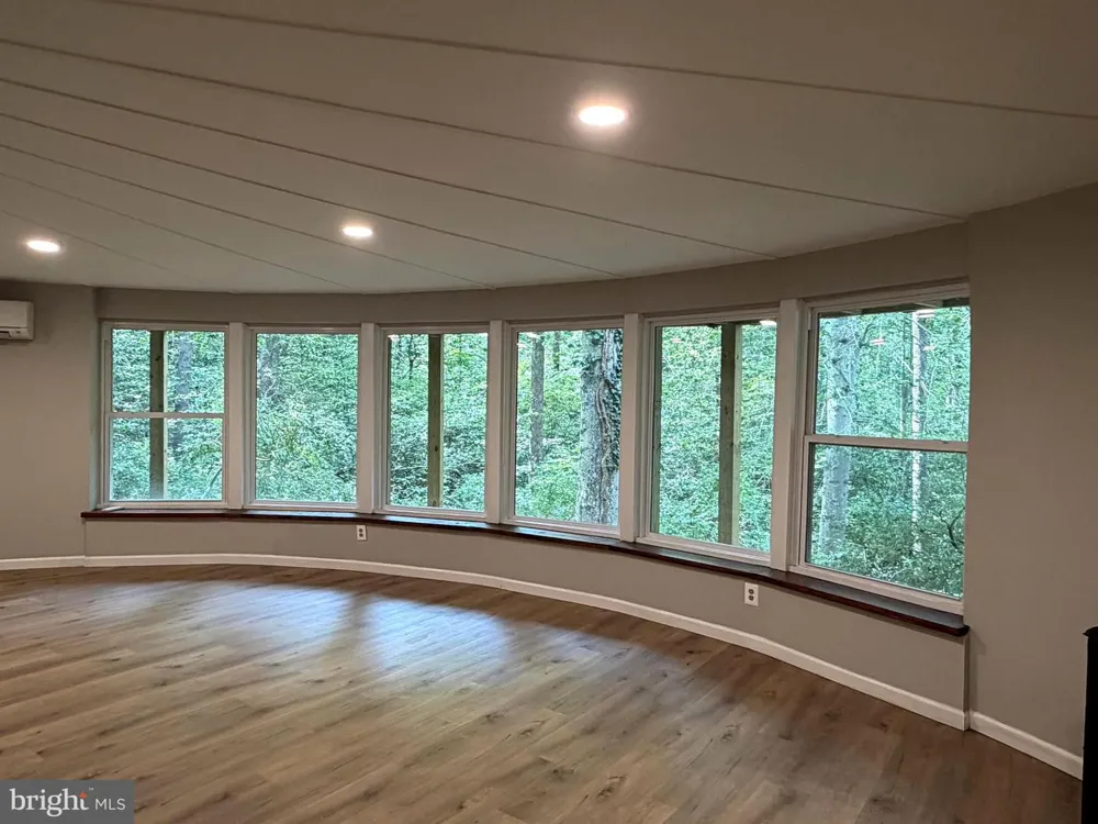 8133 COUNSELOR ROAD Manassas, VA 20112