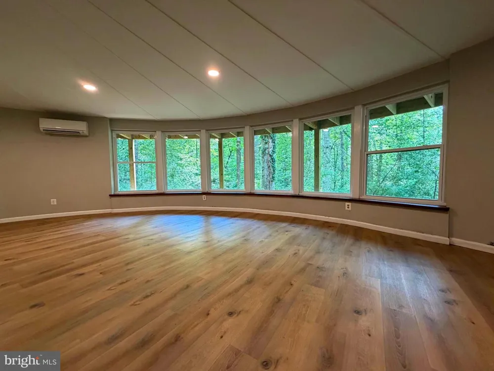 8133 COUNSELOR ROAD Manassas, VA 20112