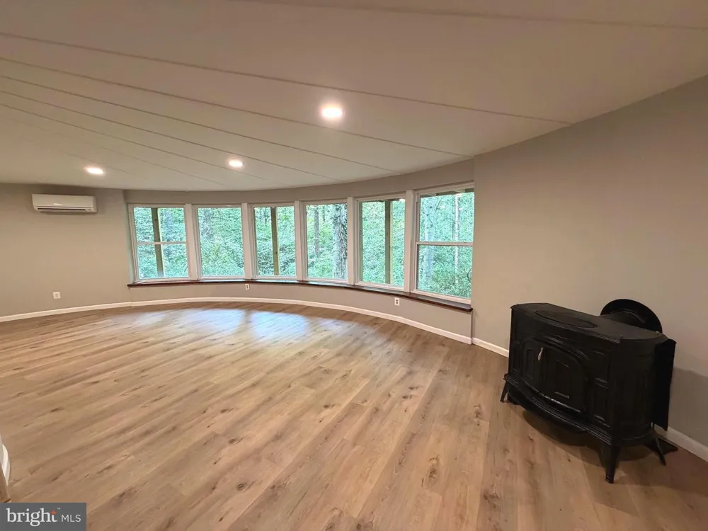 8133 COUNSELOR ROAD Manassas, VA 20112