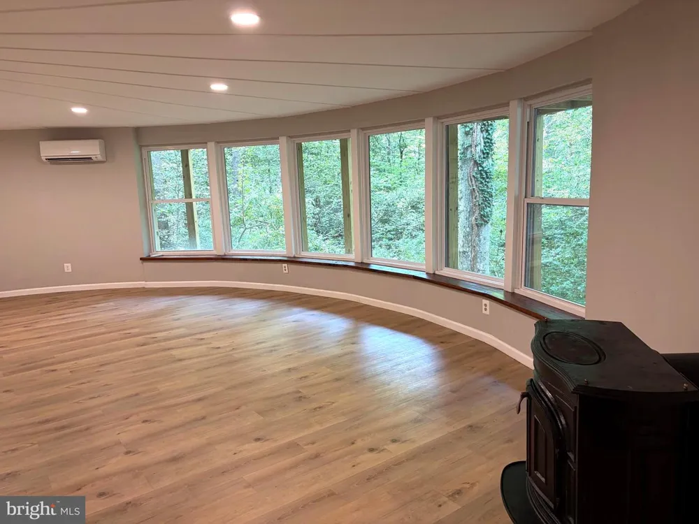 8133 COUNSELOR ROAD Manassas, VA 20112