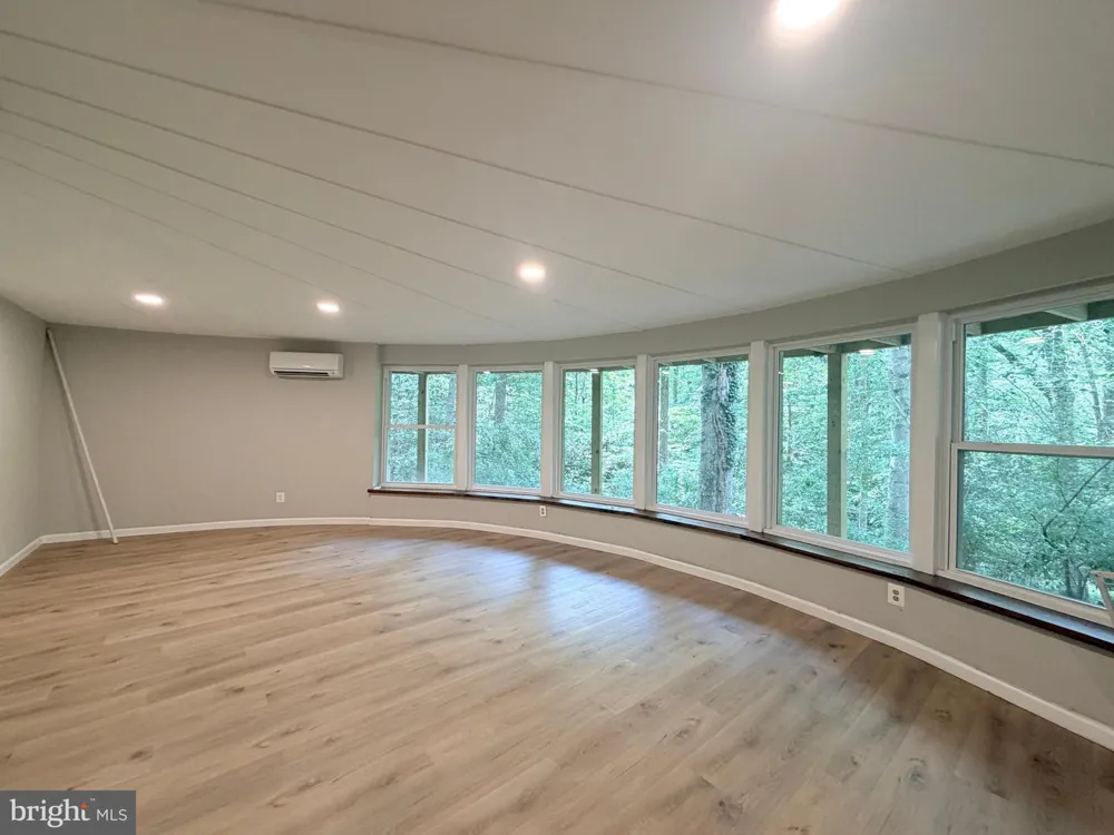 8133 COUNSELOR ROAD Manassas, VA 20112