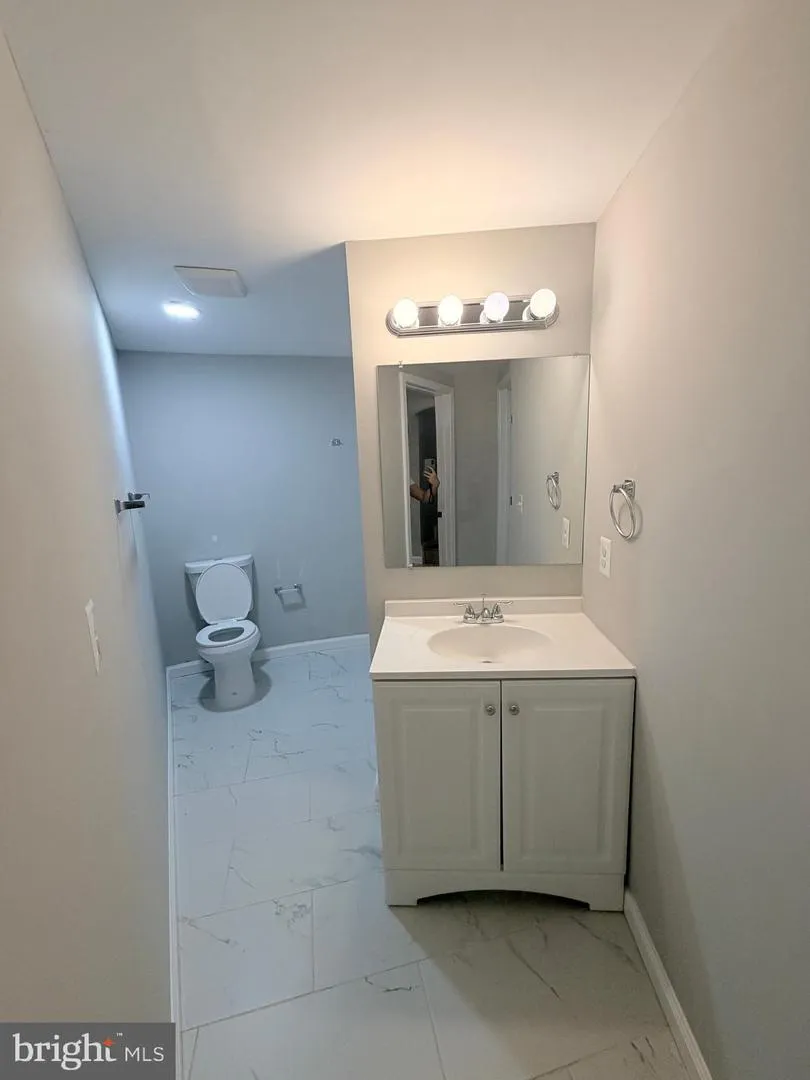 8133 COUNSELOR ROAD Manassas, VA 20112