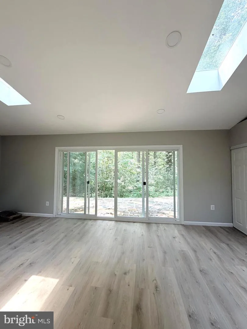 8133 COUNSELOR ROAD Manassas, VA 20112