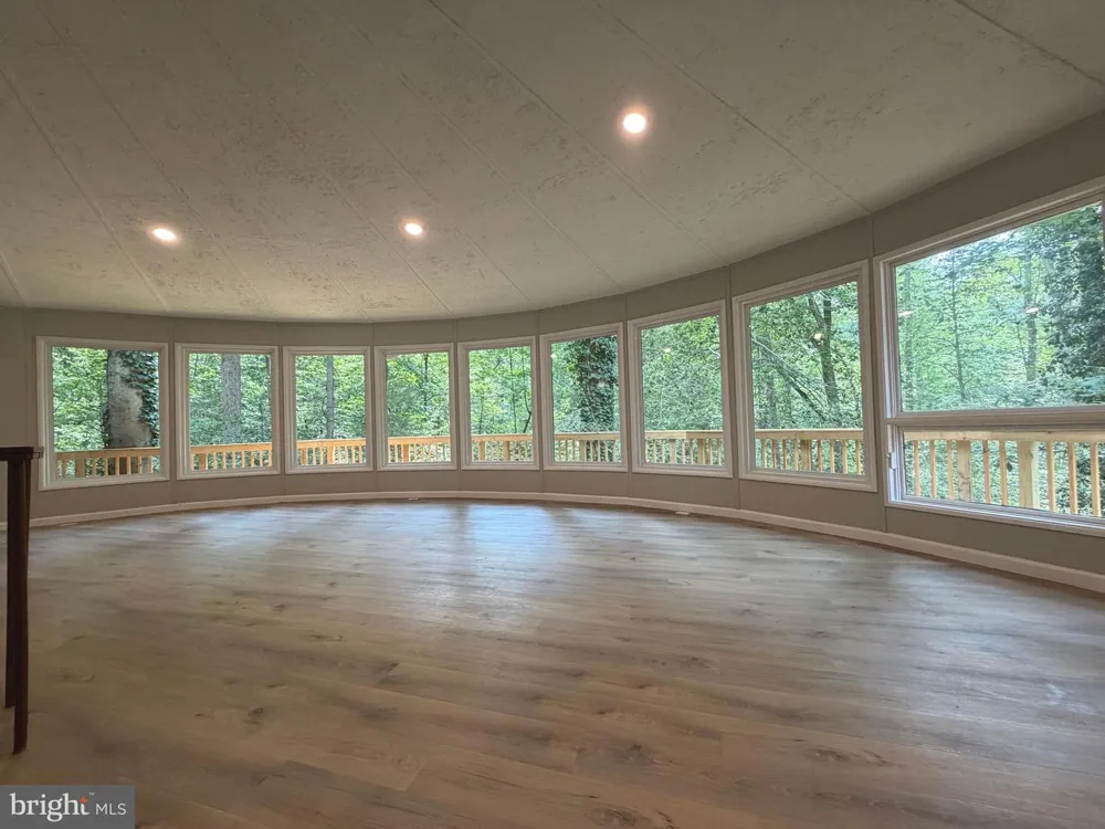8133 COUNSELOR ROAD Manassas, VA 20112