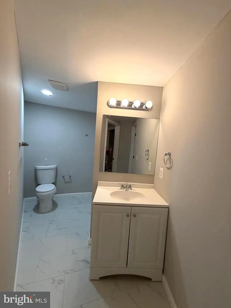 8133 COUNSELOR ROAD Manassas, VA 20112