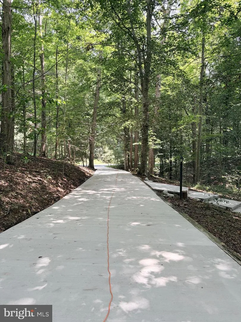 8133 COUNSELOR ROAD Manassas, VA 20112