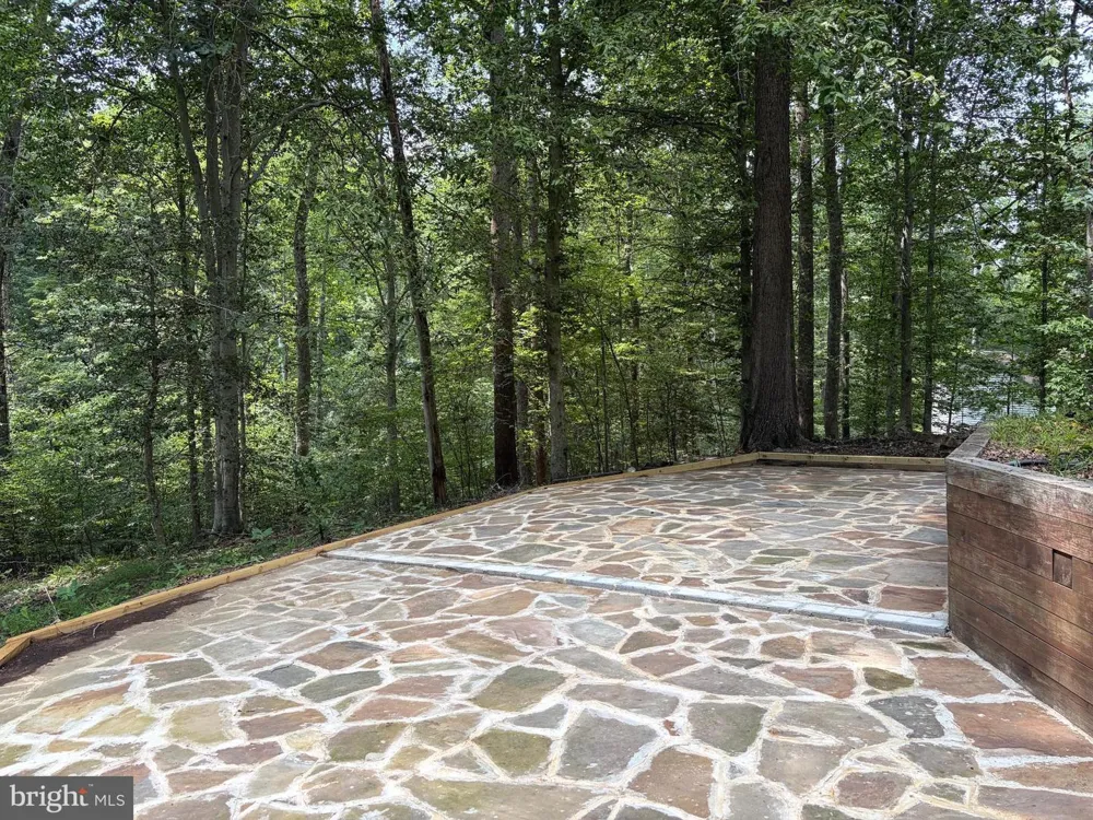 8133 COUNSELOR ROAD Manassas, VA 20112