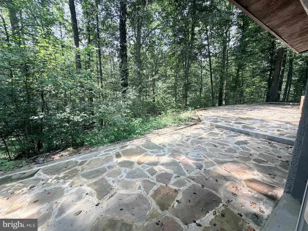 8133 COUNSELOR ROAD Manassas, VA 20112